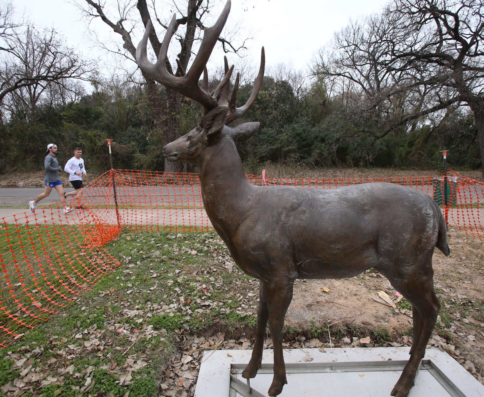 20191222_loc_zoo_sculptures_jl9